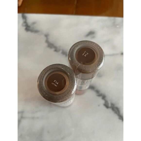 Revolution Conceal and Hydrate Radiance Foundation in F14 Lot of 2 - Picture 2 of 2